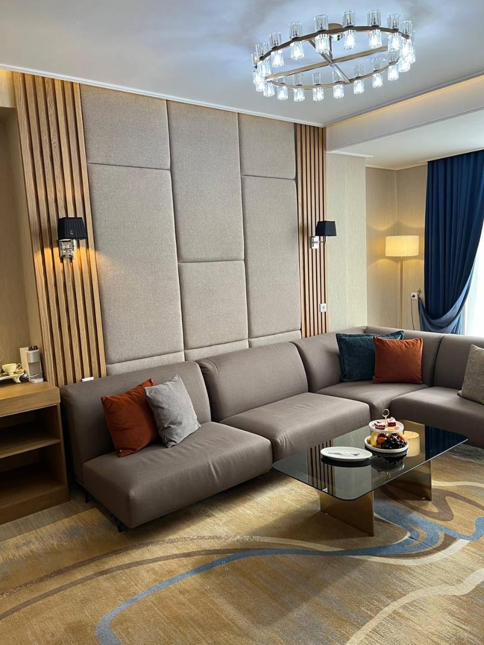 Sofia International Hotel Bisjkek Eksteriør billede