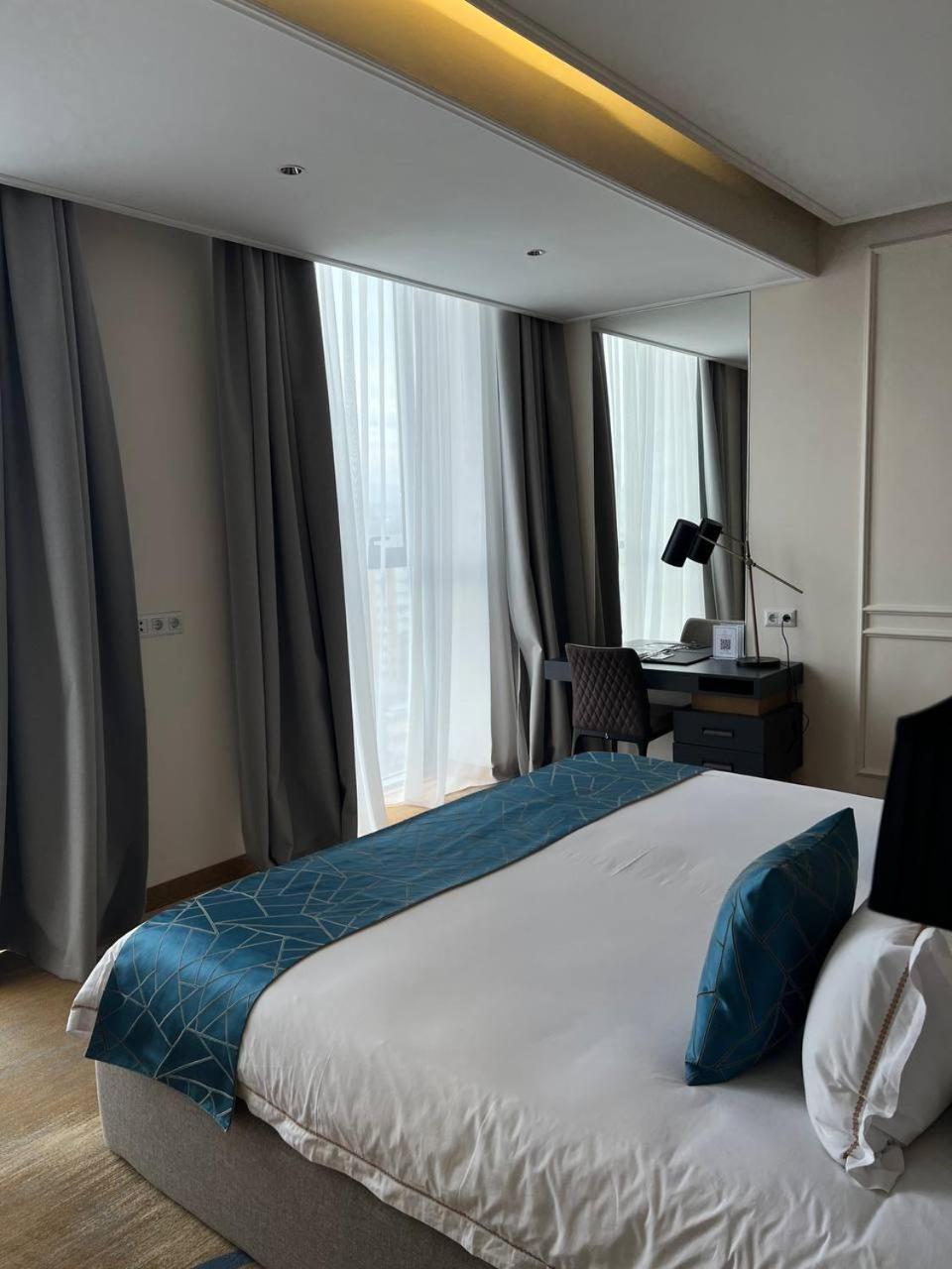 Sofia International Hotel Bisjkek Eksteriør billede